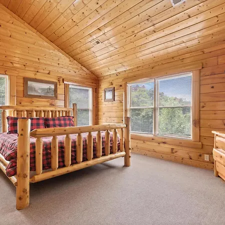 Moonlight Lodge